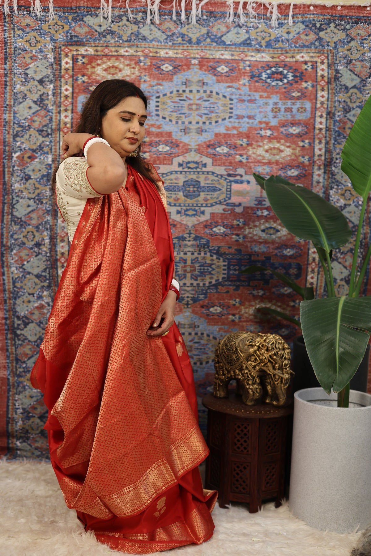 Scarlet Red Swarnabalu Silk Saree - photo 2