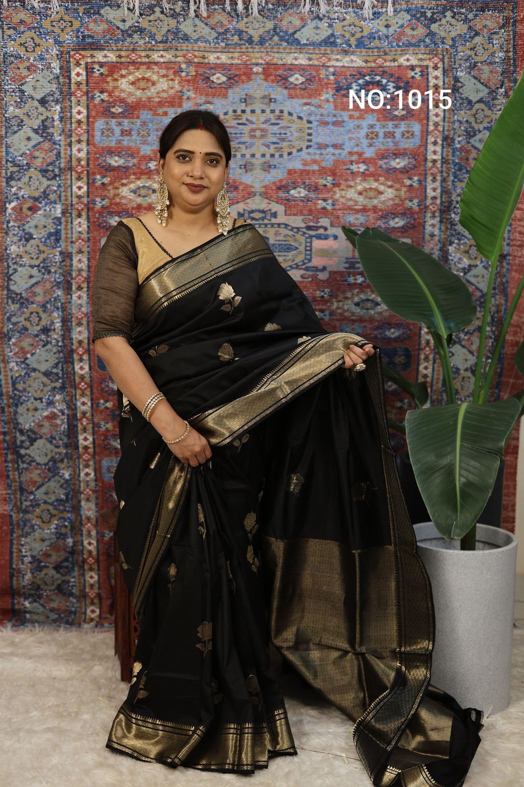 Jet Black Swarnabalu Silk Saree - photo 1