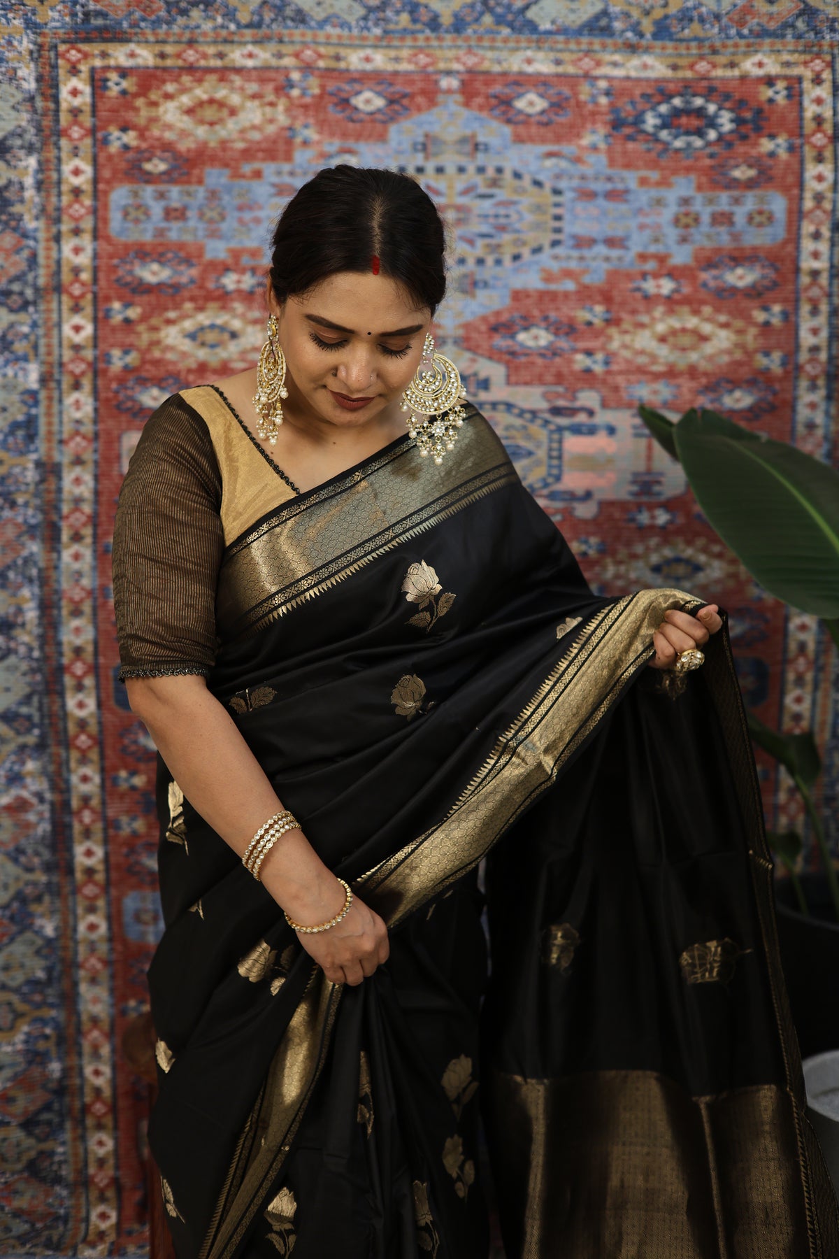 Jet Black Swarnabalu Silk Saree - photo 3
