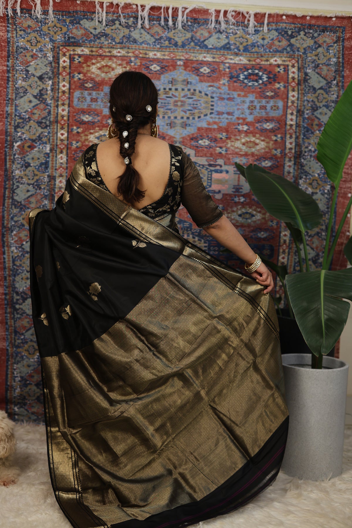 Jet Black Swarnabalu Silk Saree - photo 4