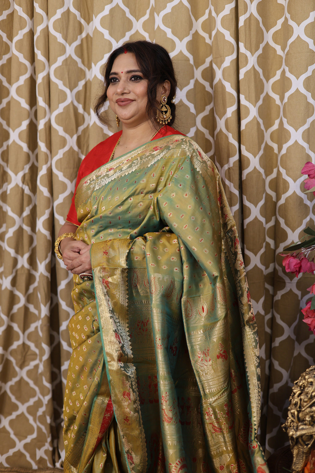 Mehendi Green Swarnachari Silk Saree - photo 2